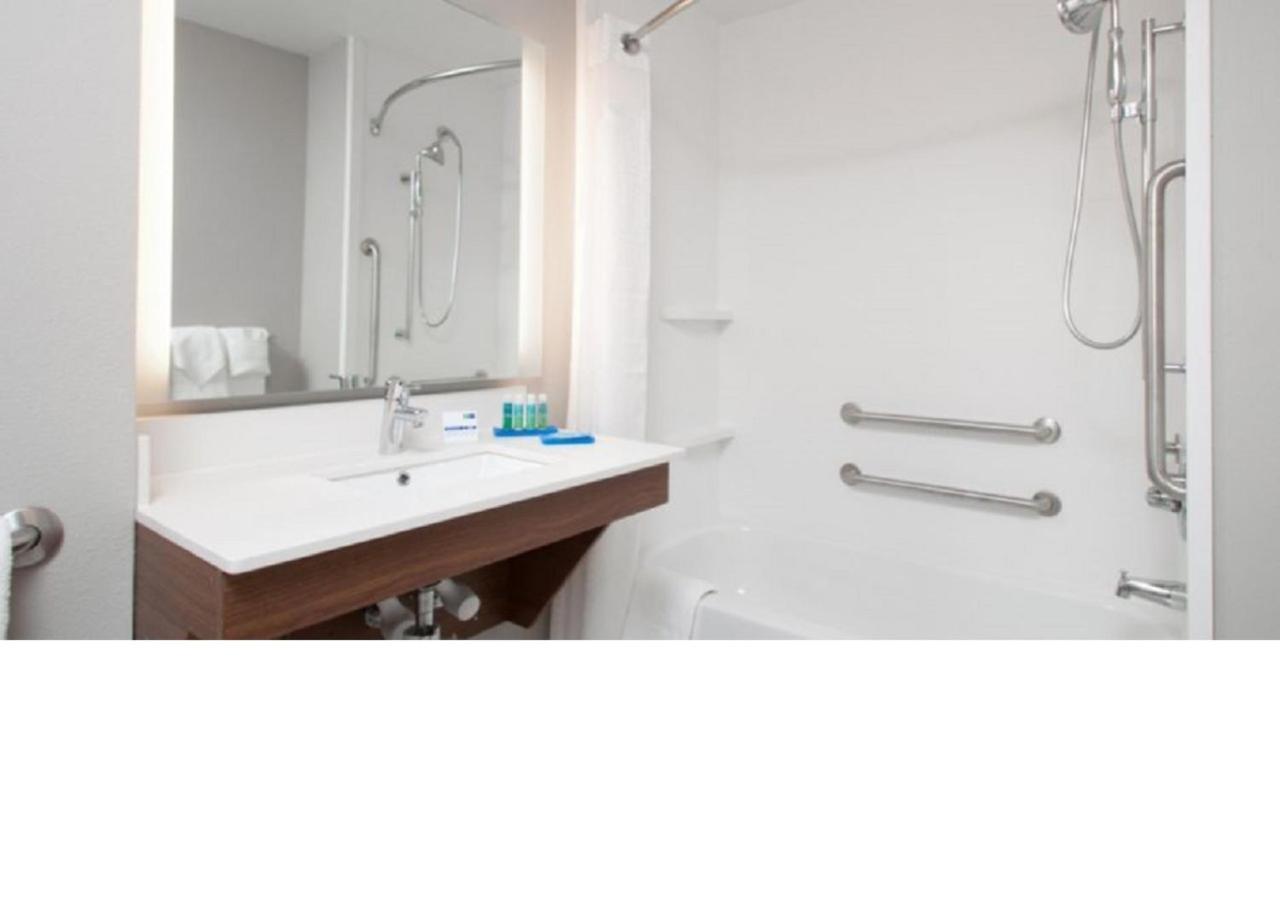 Holiday Inn Express Quantico - Stafford, An Ihg Hotel Bagian luar foto