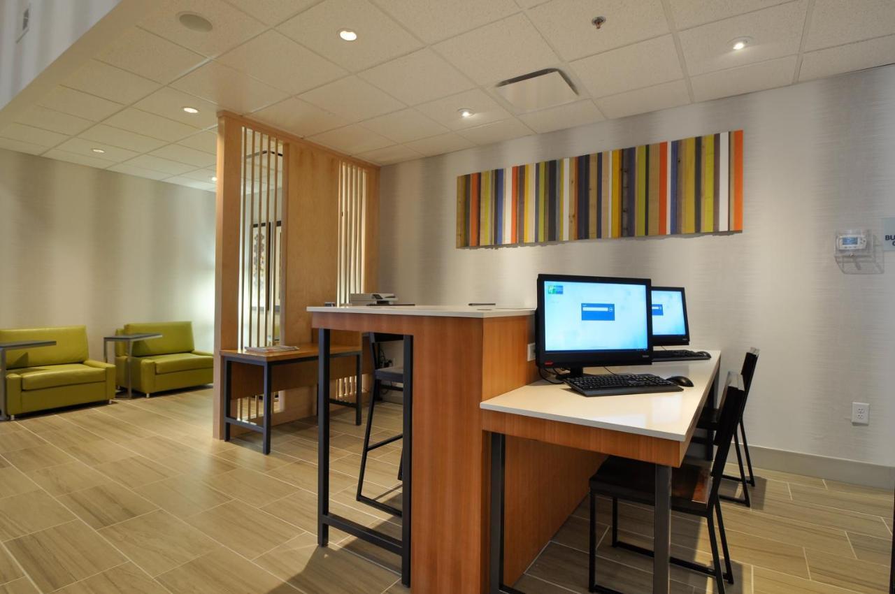 Holiday Inn Express Quantico - Stafford, An Ihg Hotel Bagian luar foto